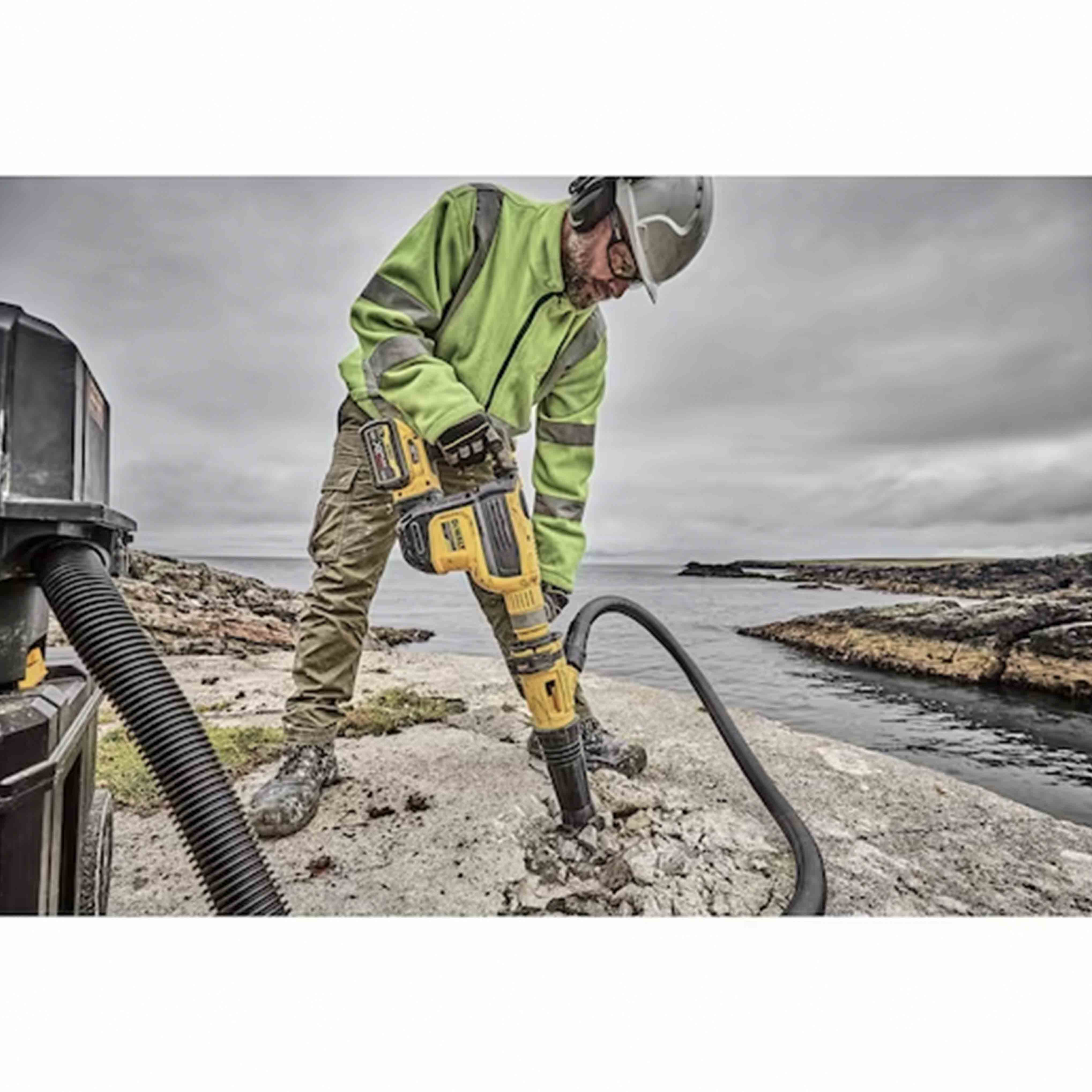 Demo-perforator hammer BRUSHLESS motor 54V XR FLEXVOLT high power SDS-Max 45mm in CASE and ACCESSORIES - DeWALT - DCH614X2-QW Demo-perforator hammer BRUSHLESS motor 54V XR FLEXVOLT high power SDS-Max 45mm in CASE and ACCESSORIES - DeWALT - DCH614X2-QW